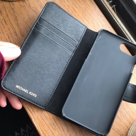 Micheal Kors Phone Case/Wallet - Picture 2 of 2